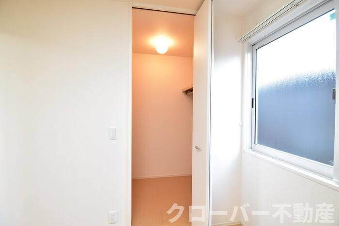 メゾンエトワール観音寺の収納|ウォークインクローゼット