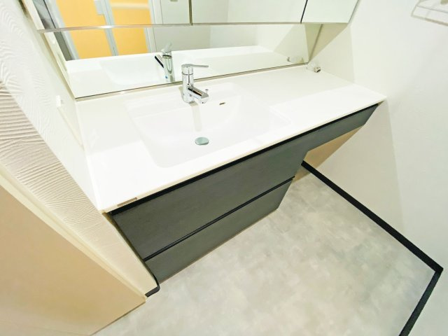 グラン・パレ大倉山ウエストタワーの独立洗面台|洗面化粧台