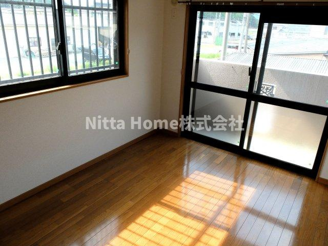 リバーサイドレジデンスＡの設備|明るい室内です！