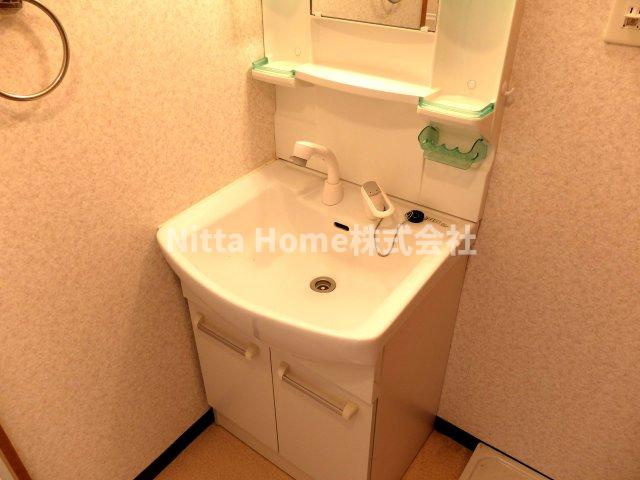 リバーサイドレジデンスＡの洗面所|独立洗面化粧台もありますよ◎