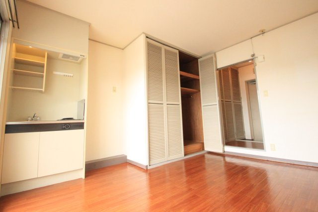 メゾン・スギの居間・リビング