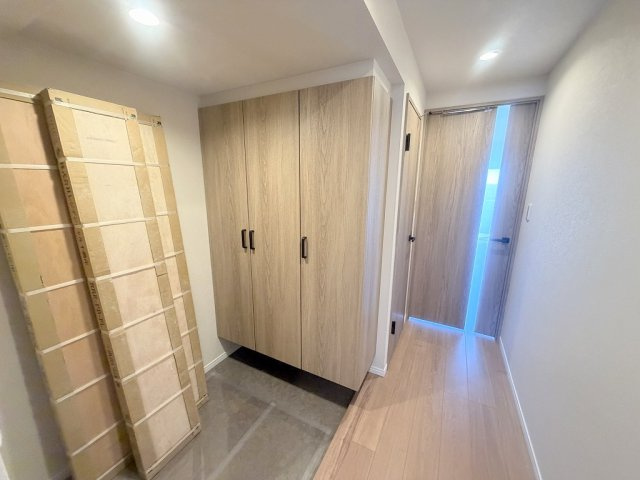 パークフィールドみさとテラ・ウエスト5街区2号館の玄関|トールタイプのシューズボックスでたっぷり収納出来ます