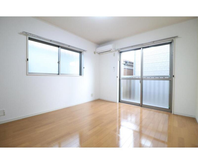 【居間・リビング】 | メゾン太陽Ⅱ | 二面採光で明るいお部屋♪