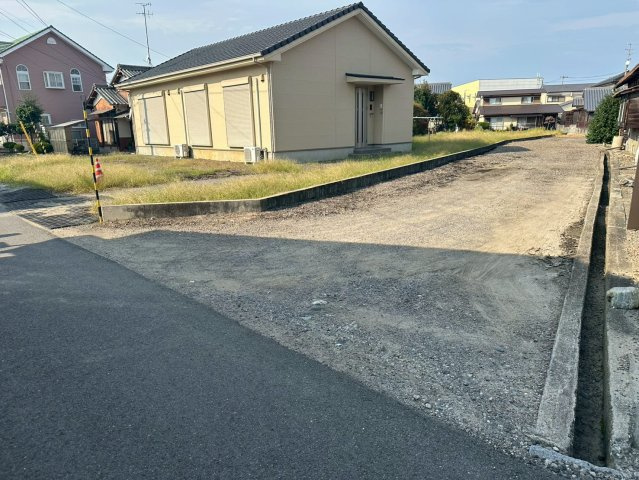 新須賀町2丁目　2区画 売土地の前面道路含む現地写真|進入路