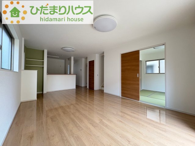 深谷市西大沼　中古一戸建ての居間・リビング