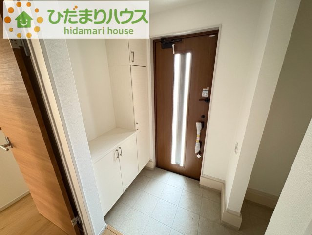 深谷市西大沼　中古一戸建ての玄関