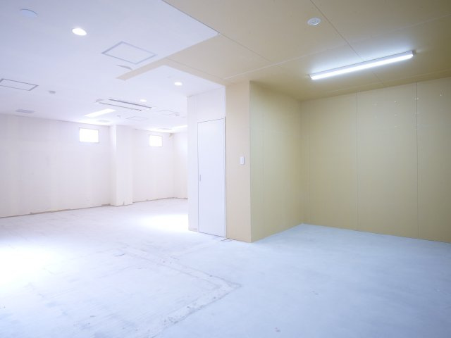 岡山市南区古新田の店舗一部の内装