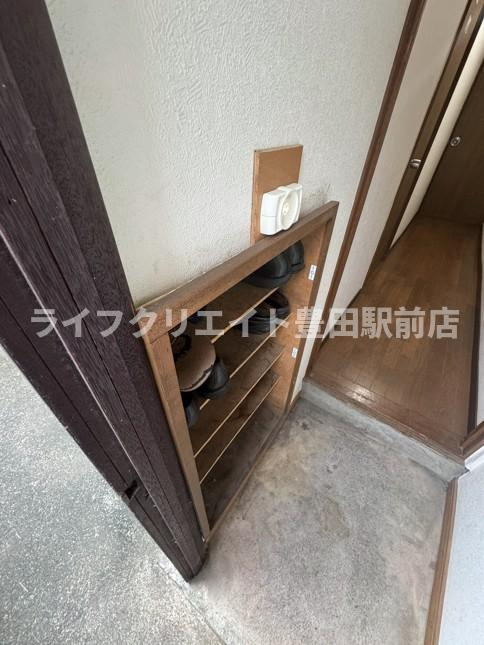 清水荘の玄関
