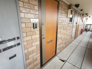 【玄関】 | ハニーコート　Ｅ