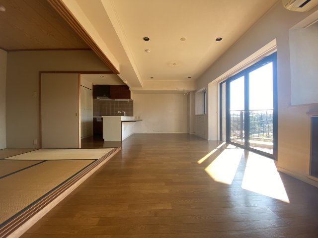 シーズ城ヶ崎の居間・リビング