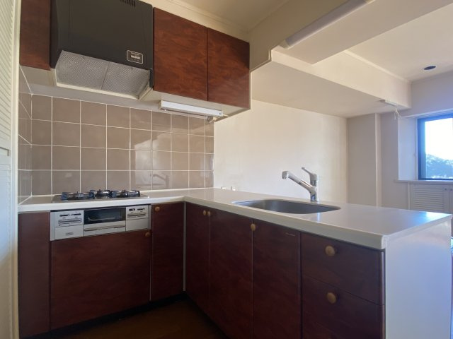 シーズ城ヶ崎の居間・リビング