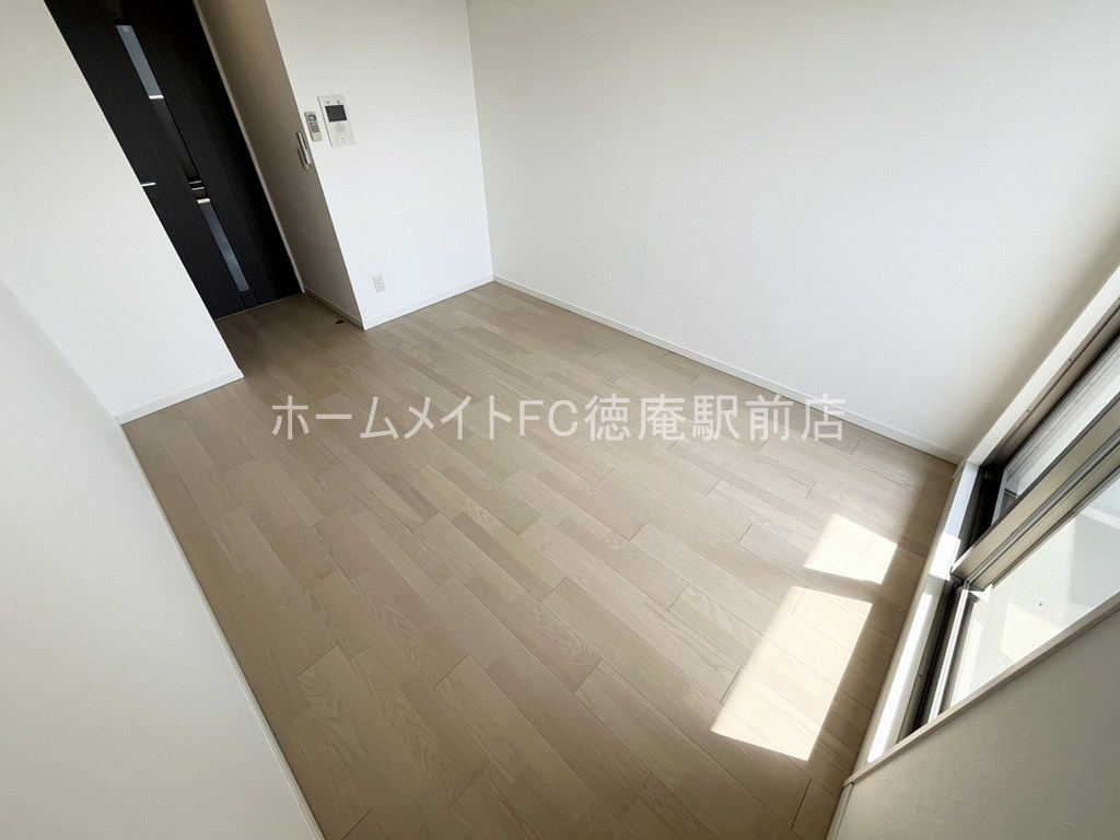 CASSIA高井田SouthCourtの洋室