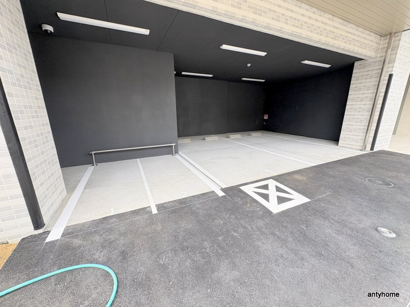 スプランディッド弁天町DUE　仲介手数料無料の駐車場