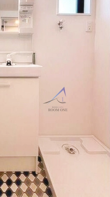 メゾンド・アヴェニール亀有の設備|洗濯機置き場です。