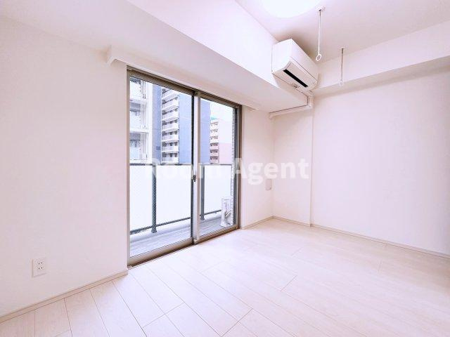 ディアレイシャス大須観音IIIの居間・リビング