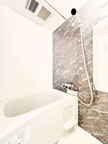 ディアレイシャス大須観音IIIの浴室