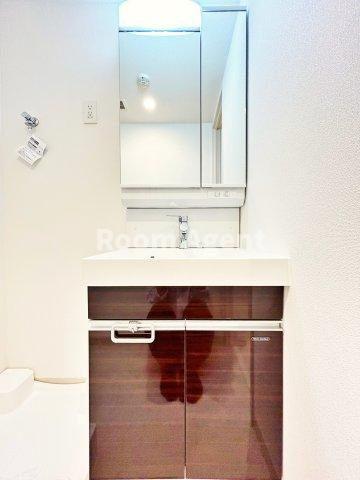 ディアレイシャス大須観音IIIの洗面所