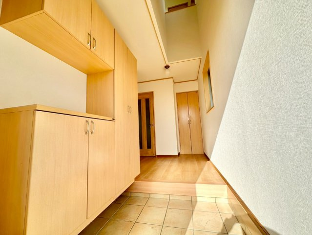 神戸市垂水区舞子坂3丁目の洋室|大きな窓がありとても明るい洋室♪