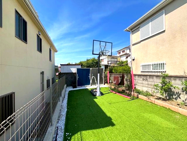神戸市垂水区舞子坂3丁目の庭|広々な庭で子供たちを遊ばせたり♪ワンちゃんを走らせたり♪楽しい空間に使って下さい！