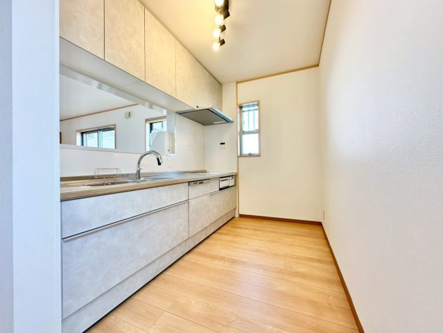 神戸市垂水区舞子坂3丁目のキッチン|お料理をしながらでもご家族との会話を楽しめる対面キッチン♪