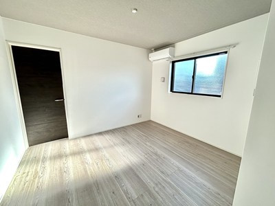 熊本市東区戸島６丁目のアパートの居間・リビング