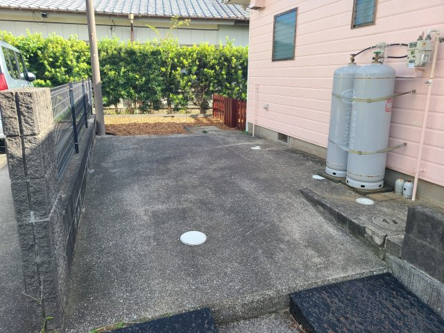 長生村一松丁貸家の駐車場