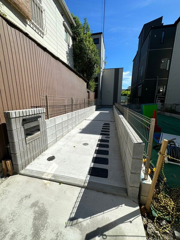 アゼリア東向島のエントランス