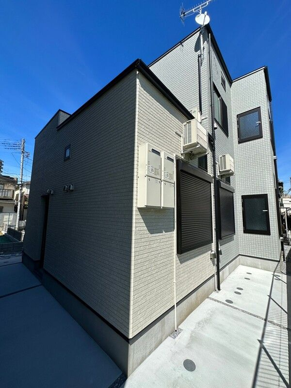 アゼリア東向島の外観