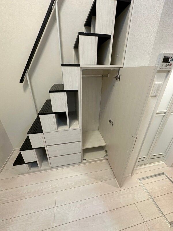 アゼリア東向島の収納|階段収納