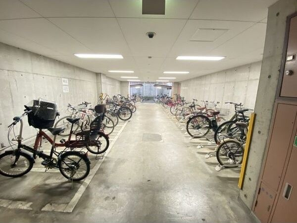 CITY　SPIRE桜川Ⅱの駐車場