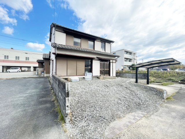 南二軒屋町2丁目2-22　借家の駐車場