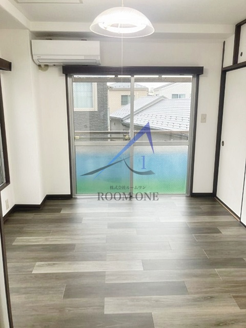 泉ハイツの居間・リビング|洋室のお部屋です。