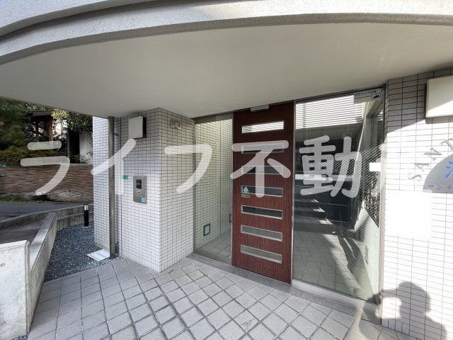 サンテ・潤のエントランス|毎日通るエントランスはこのようになっています