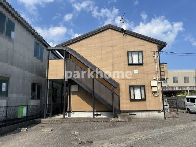 ピースフルハウス桂の駐車場