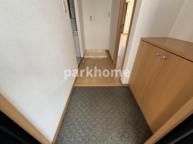 ピースフルハウス桂の玄関