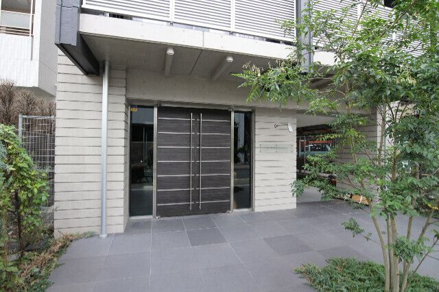 ヴァローレクオリタ清澄白河のエントランス