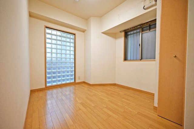 サンマンションアトレ吹田片山通りの洋室|2025年10月撮影