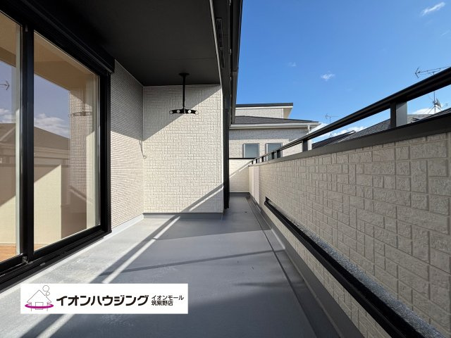 バルコニーは風通しが良く、日中は日当たりも良好です♪