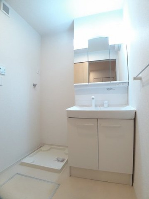 【洗面所】 | リヴェール松島Ⅰ | 忙しい朝には欠かせない洗面所です