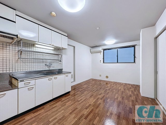 ドミール新田 302号室のキッチン