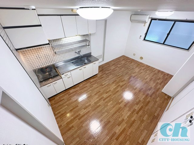 ドミール新田 302号室のキッチン