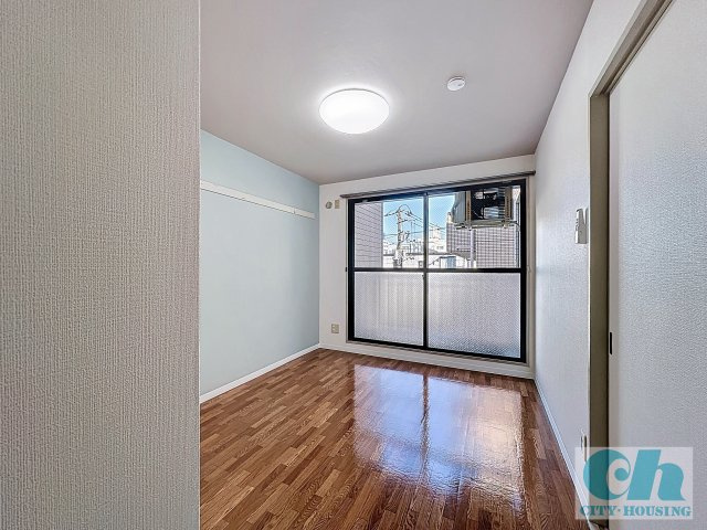 ドミール新田 302号室