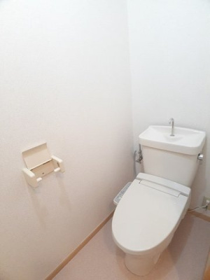 【トイレ】 | パルシャス園部Ⅰ | ゆったりとした空間のトイレです