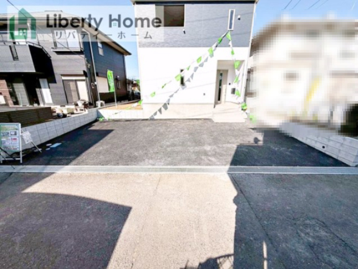 つくば市若葉第11　新築戸建の駐車場