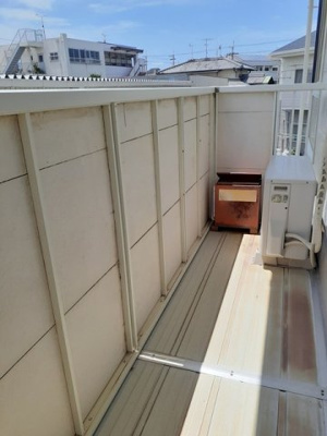 【バルコニー】 | ＭハイツⅠ | 外からの目が気にならないバルコニーで洗濯物が干せます