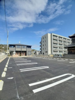 【駐車場】 | リヴェール西庄Ⅱ | 車をお持ちの方に嬉しい駐車場付きの物件です