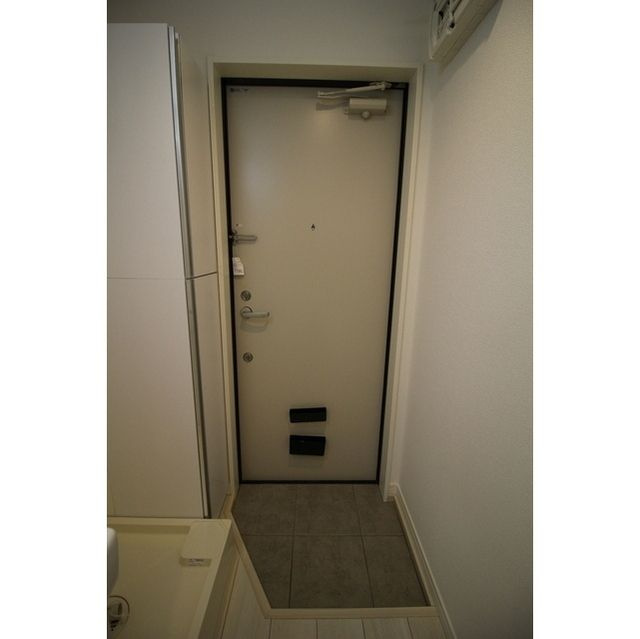 エクセラン南千住の玄関