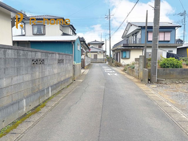 ひたちなか市磯崎町第3　新築戸建て　2号棟の前面道路含む現地写真|周辺環境も併せて案内致します♪
閑静な住宅地で笑顔あふれる新生活！
ぜひ現地へお越しください♪