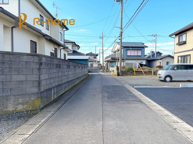 ひたちなか市磯崎町第3　新築戸建て　2号棟の前面道路含む現地写真|周辺環境も併せて案内致します♪
閑静な住宅地で笑顔あふれる新生活！
ぜひ現地へお越しください♪
