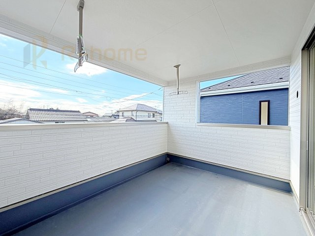 ひたちなか市磯崎町第3　新築戸建て　2号棟のバルコニー|急な雨でも安心のインナーバルコニー♪忙しいご夫婦も大満足♪